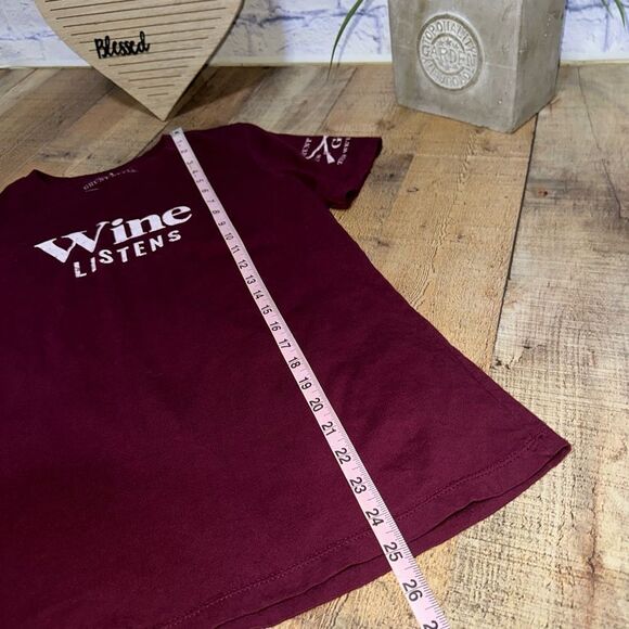Grunt Style Women's Wine Listens Crewneck T-Shirt - Picture 7 of 11